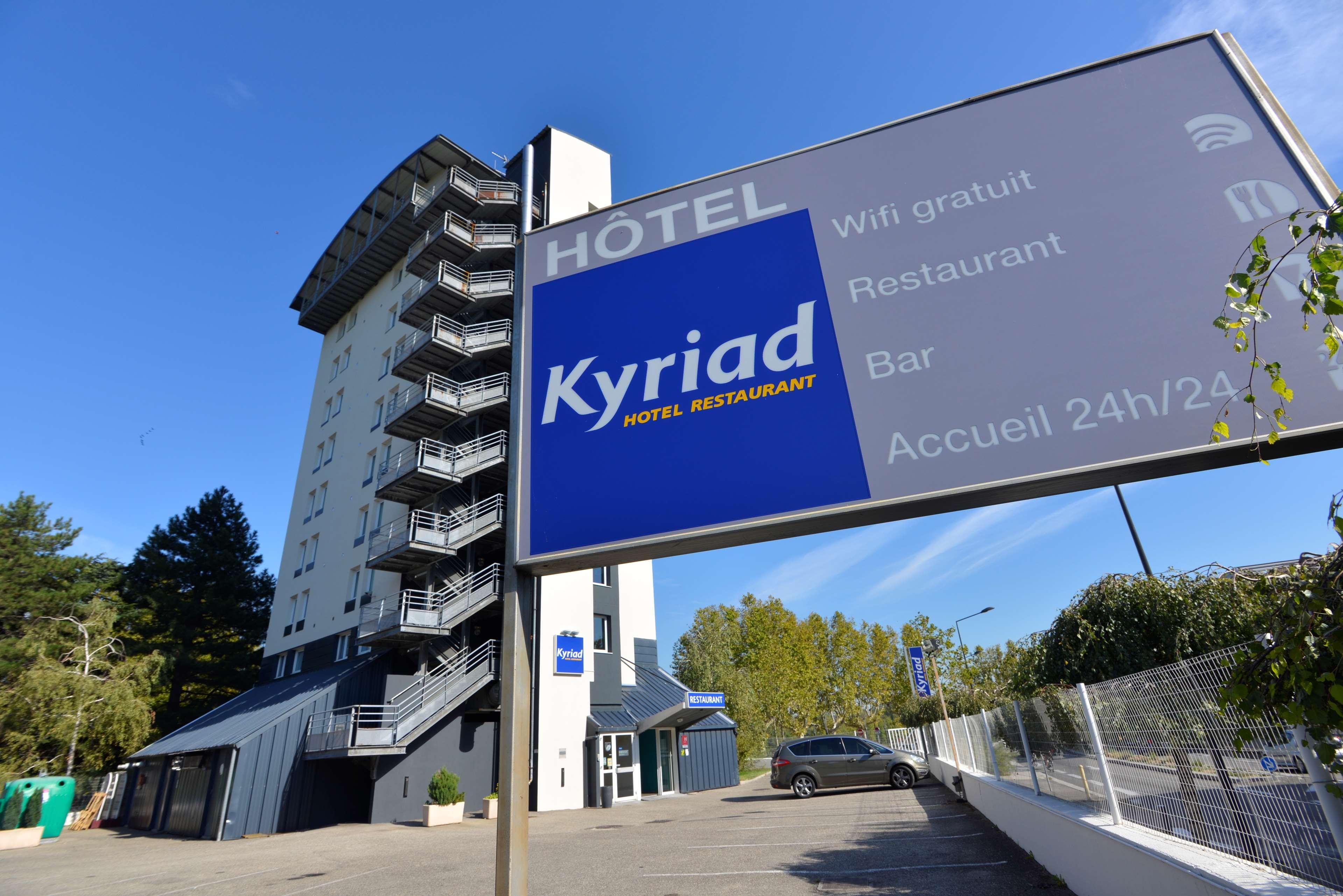 Kyriad Hotel Lyon Givors Exterior foto
